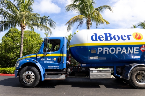 deBoer Propane gas delivery truck