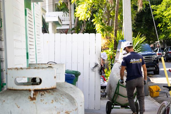 deBoer Propane tank handling services