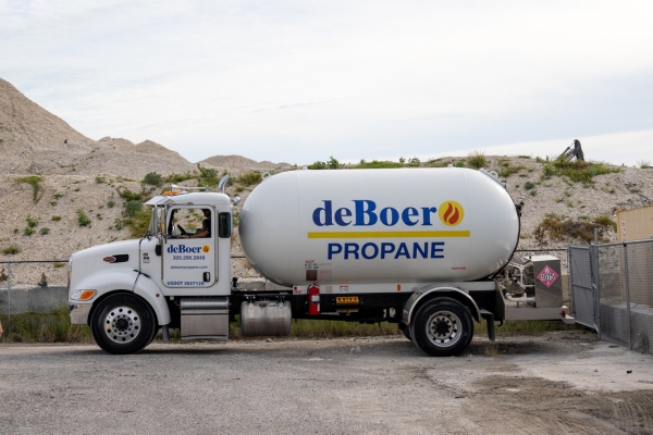 deBoer Propane delivery truck for propane fuel