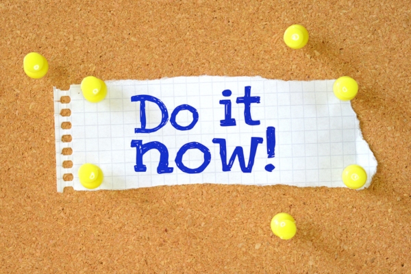 do it now written on a torn paper pinned on a corkboard depicting Steps to Take If Your Propane Tank May Be Empty